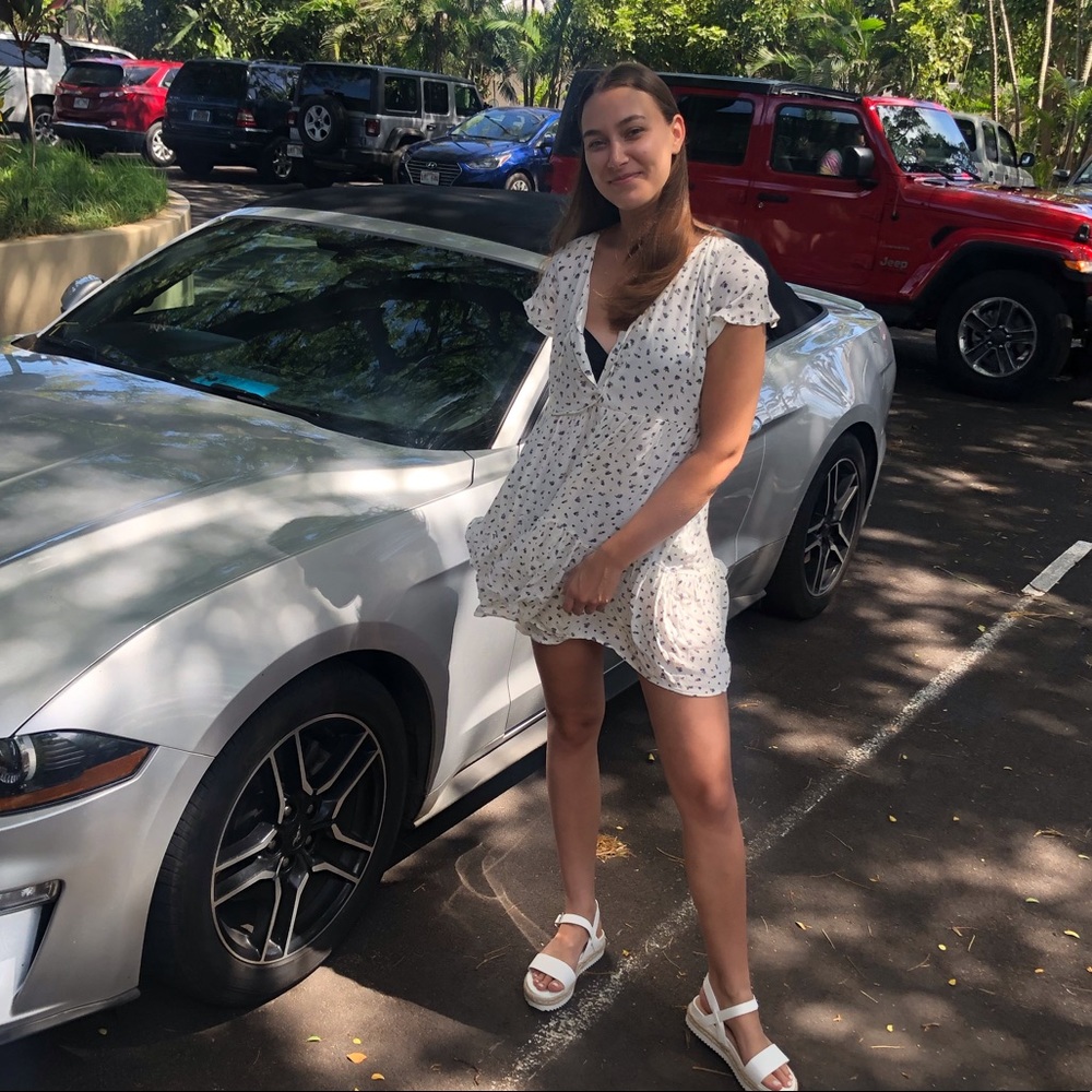 Meet your Posher, Olivia